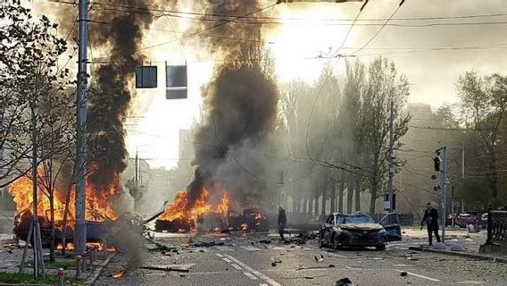 Ledakan Besar-besaran Guncang Kyiv Usai Serangan Terhadap Jembatan Krimea