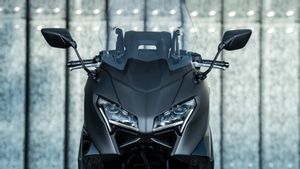 Yamaha TMax Tech Max 2025 présente avec des changements mineurs, spécifications principales