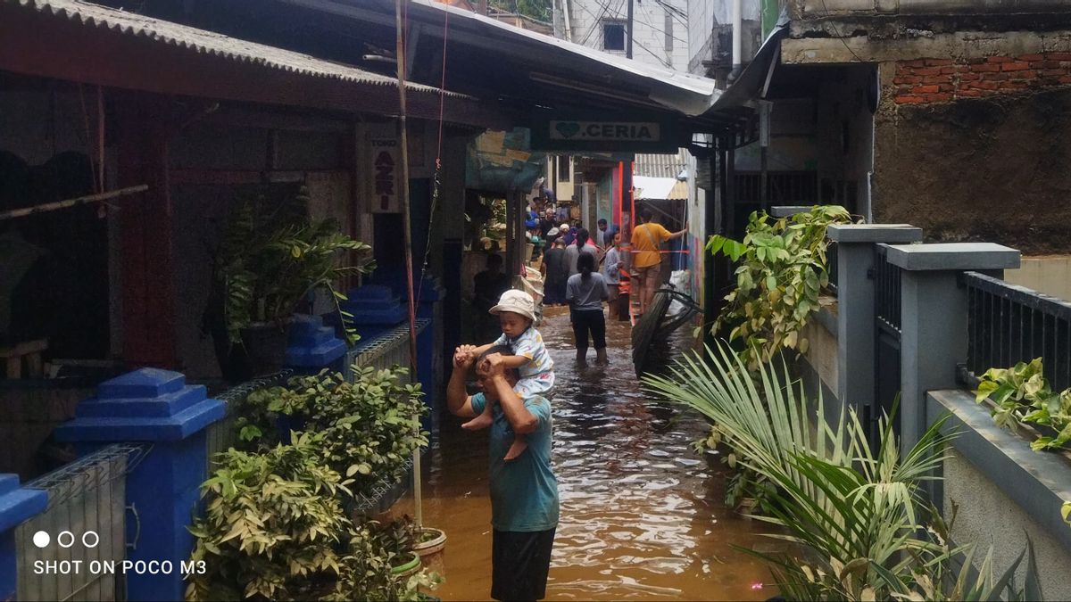 Banjir di Jalan Cililitan Kecil 1 Sudah Surut, Tapi 2 RT Lainnya Masih Terendam 2 Meter
