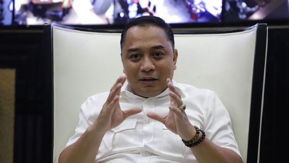 Eri Cahyadi Minta Warga Lapor Pungli di Pemkot Surabaya Lewat Layanan WhatsApp, Janji Pelaku Disanksi Berat