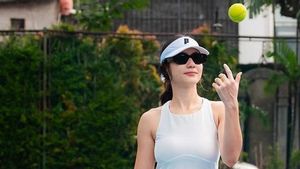 Des internautes ont créé, intitulé 6 Portraits de Pevita Pearce jouant au tennis