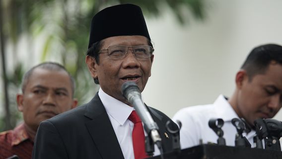 Mahfud Raconte Le Rêve De Gusdur De Rencontrer Soekarno, Sindir Haikal Hasan étant Signalé à La Police?