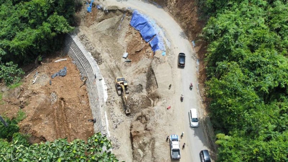 Sempat Amblas, le gouvernement provincial de Kebut construit une route reliant Bengkulu-Central Trailway Trans Sumatra avant le Mudik