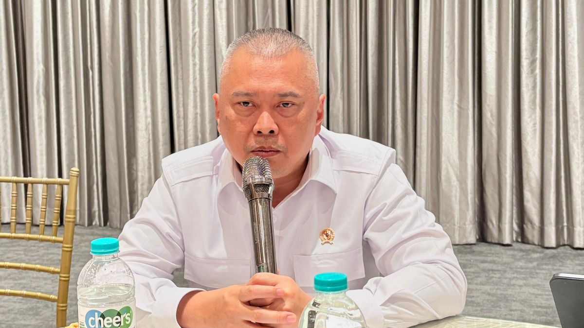 Fuel Surcharge Rises 38 Percent, Transportation Minister Dudy: Not a Sole Decision