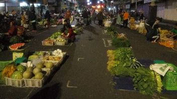 Implementing Physical Distancing, The Salatiga Morning Market Is Even Cool