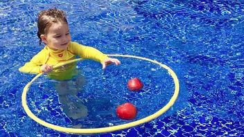 教孩子从小游泳,防止溺水死亡率