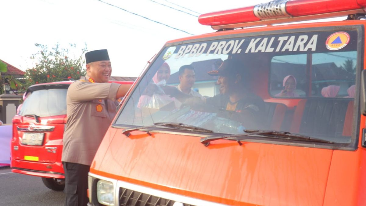 Kapolresta Bulungan Turun ke Jalan, 250 Takjil Dibagikan untuk Pengendara di Tanjung Selor