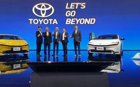 Ramaikan GIIAS 2024, Toyota Hadirkan Prius HEV dan PHEV