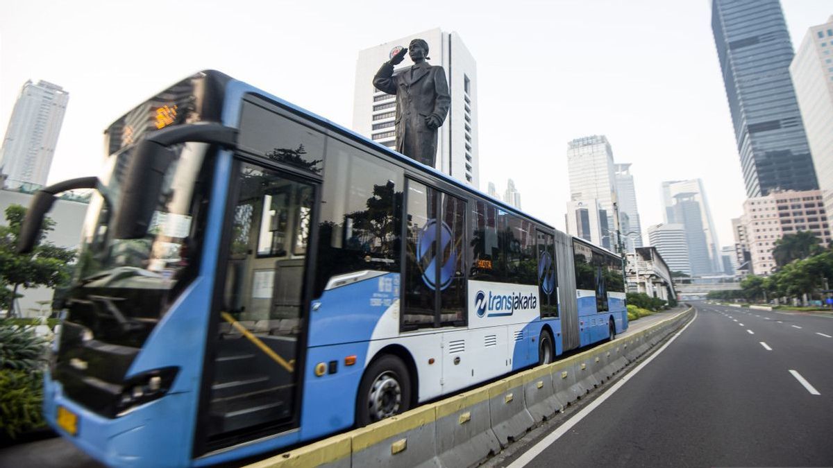 Aturan Lengkap Berbuka Puasa di MRT Jakarta dan TransJakarta