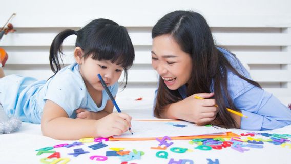 Les enfants intelligents spéciaux qui peuvent être vus