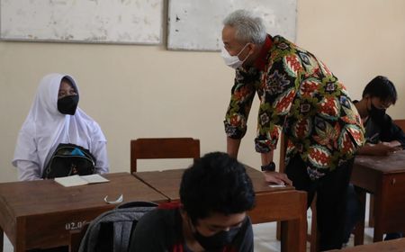 Ganjar Minta Evaluasi Total PTM Setelah Hampir 100 Siswa SMPN Purbalingga Terpapar COVID-19