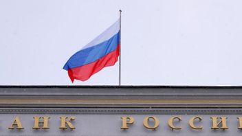 Ruble Falls, Russia Raises Reference Interest Rate To 20 Percent