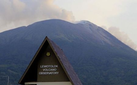 Gunung Ile Lewotolok 2 Kali Erupsi, Muntahkan Abu Capai 700 Meter