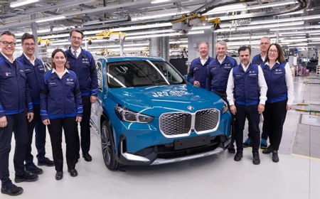 Jelang Penutupan Tahun, Pabrik BMW di Ragensburg Jerman Berhasil Capai Produksi 100.000 Unit EV 