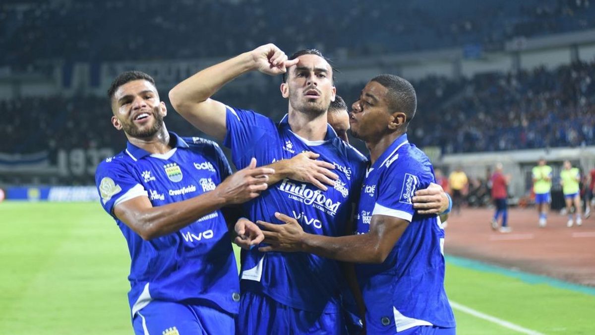 Duel Sarat Rivalitas, Tiket Persib vs Persija Ludes Baru Sehari Rilis