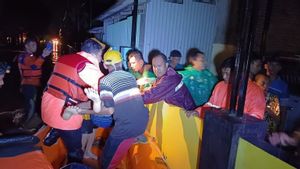 BPBD Probolinggo Evakuasi Warga yang Kebanjiran di Dringu