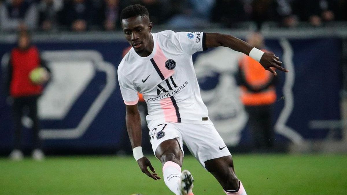Known As A Devout Muslim, Idrissa Gueye Refuses To Wear A Shirt To Support LGBT In The PSG Vs Montpellier Match