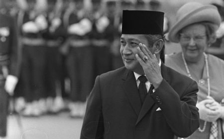 Bangkit dan Terpuruknya Soeharto Dihantam Resesi