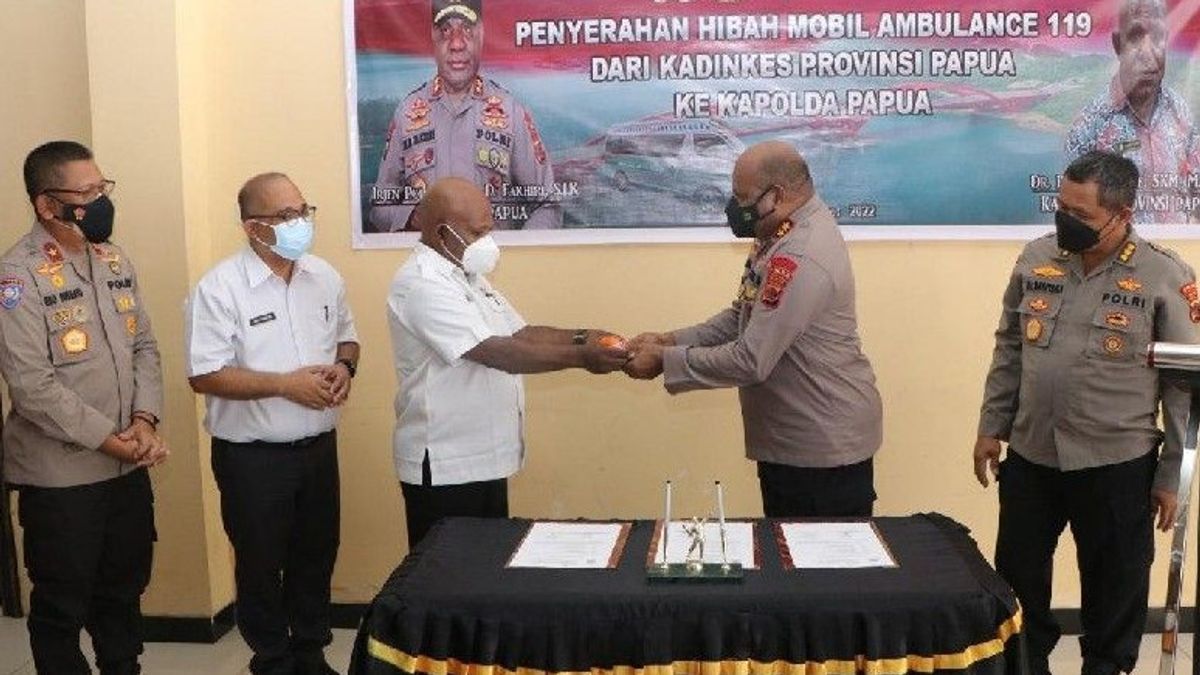 Polda Papua Dapat Bantuan Mobil Ambulans dari Dinkes Setempat