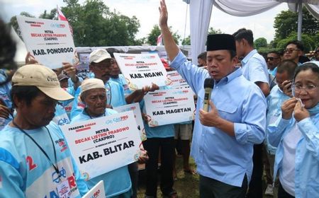 TKN Prabowo-Gibran Luncurkan Ratusan Becak Listrik di Madiun