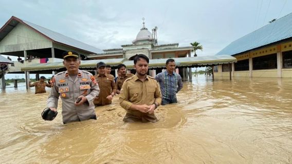 7,418 People Affected By West Aceh Floods, BPBD: Water Level Reaches 1 Meter
