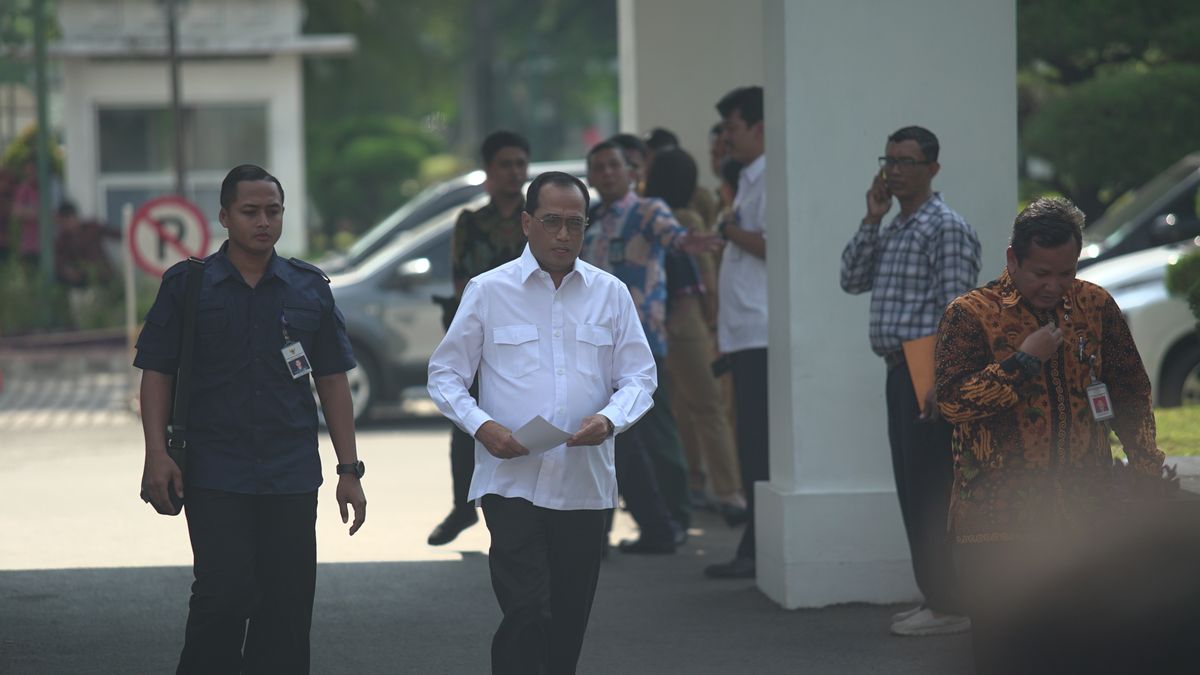Le Ministre Budi Karya Récupère, Travaille Immédiatement Après 14 Jours D’auto-isolement