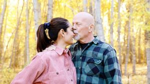 Bruce Willis Ulang Tahun, Istri Unggah Pesan Manis Istri untuk Suami yang Demensia
