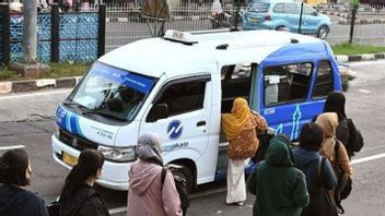 Angkot Jaklingko Seret Pemotor di Cilangkap, Dilaporkan Tewas