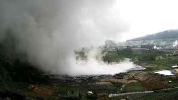 Banjarnegara Sileri Crater Sprays 40 Meters Of Mud