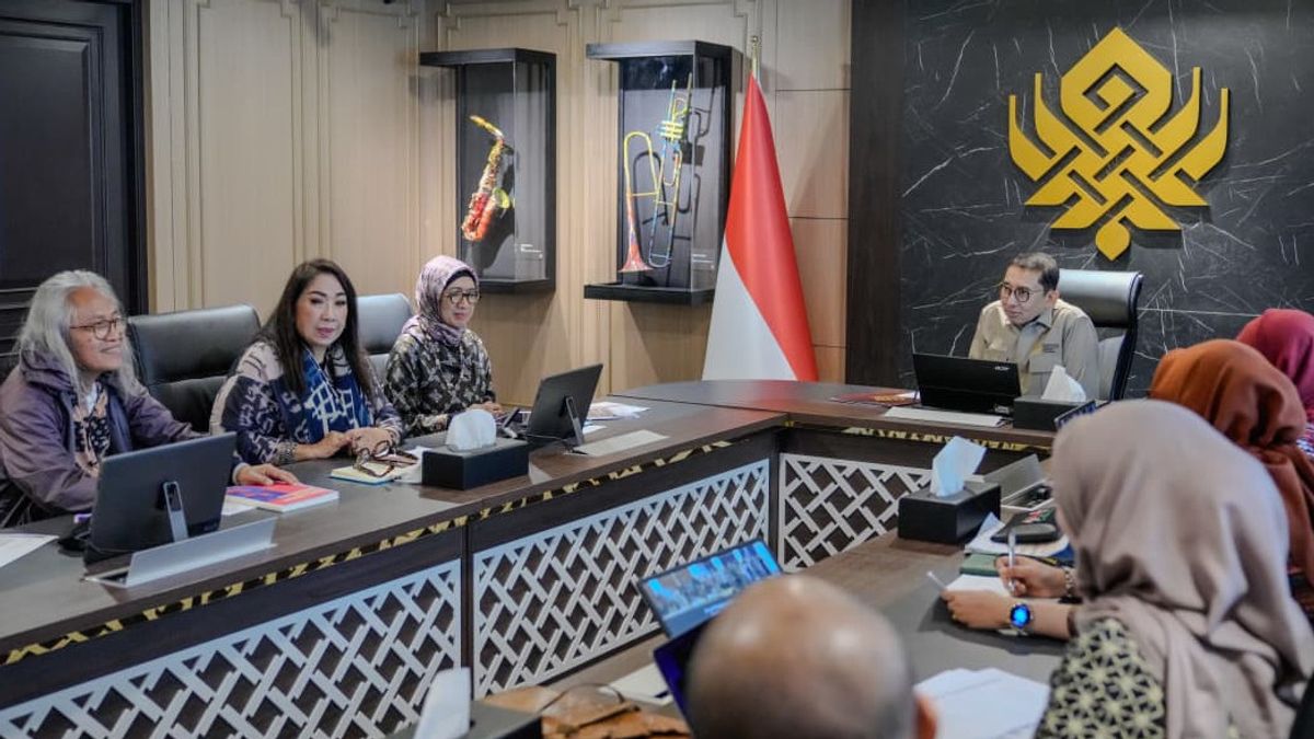 文化部长Fadli Zon支持《印度尼西亚哲学百科全书》：有伟大的名字，但很少记录