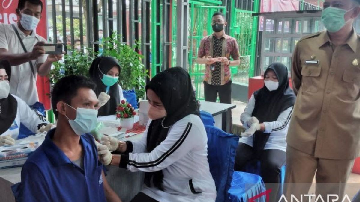 BIN Sumatera Selatan Berikan Layanan Vaksinasi di Rutan Baturaja bagi Narapidana