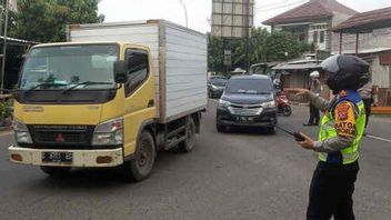 警方将车辆从中爪哇转移到Indramayu线以打破密度