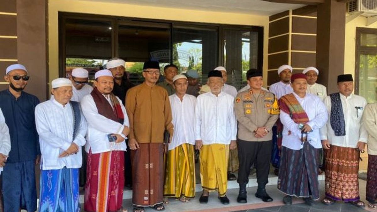 Sampang Ulama Give Moril Support To The Police Forming Peaceful Pilkada