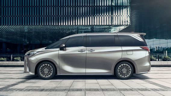 LM Lexus, Luxury Minivan For Executives Arrives In European Market