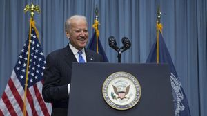 Joe Biden Akan Umumkan Langkah Baru untuk Memperlambat Penyebaran COVID-19
