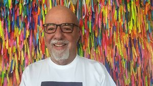 Penulis Paulo Coelho Ungkap Ketertarikan Terhadap BTS dan Drakor <i>My Mister</i>