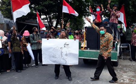 Dana BOS Baru Cair Setengah Bikin Resah, Ratusan Guru di Kediri Turun ke Jalan