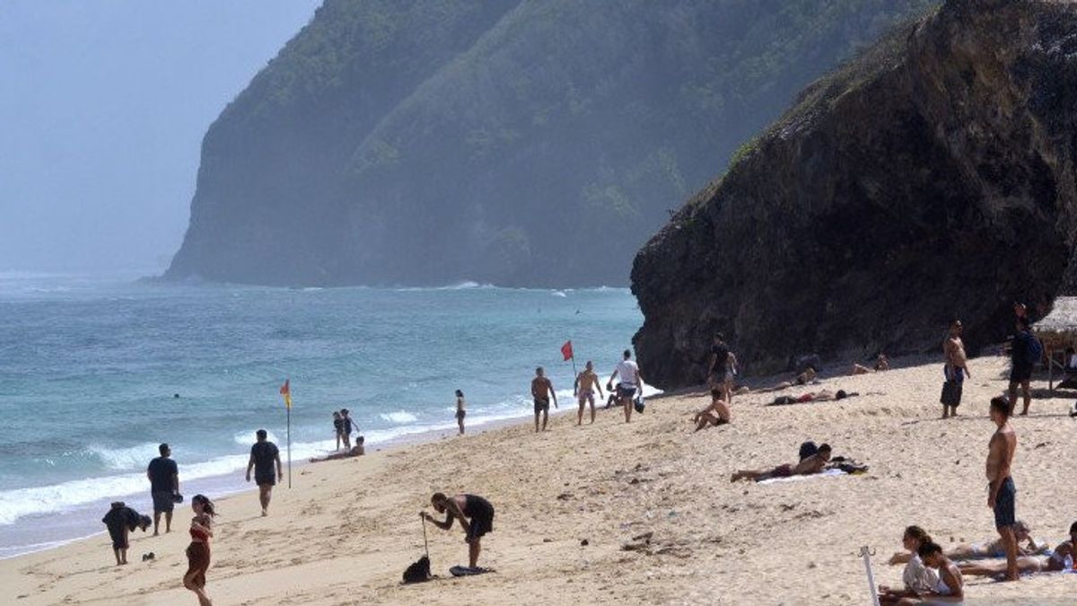 Sandiaga: Tourist Charges To Bali For Quality Tourism