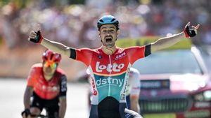 Campenaerts Wins In Sprint Three Racers At Etape 18 Tour De France