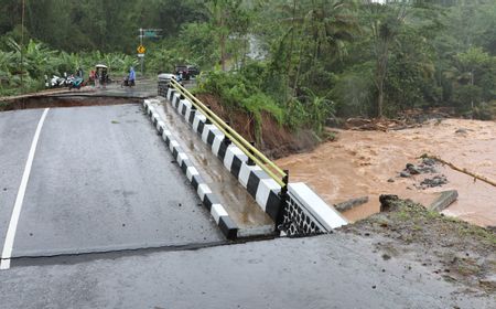 Update Banjir dan Longsor Sukabumi: 10 Jembatan Putus, Warga Terisolasi dan Akses Bantuan Terganggu