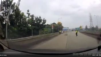 Anggota Komisi III DPR Arsul Sani Komentar soal Video Viral Polisi Gagal Tilang Mobil