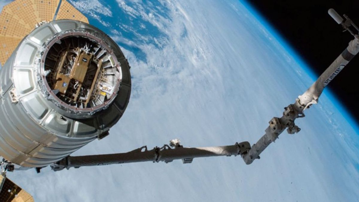 Lynk Sukses Kirim Menara Satelit ke Orbit, Ponsel Bisa Langsung Terkoneksi