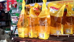 Warga Ketapang Serbu Bazar 20 Ribu Liter Minyak Goreng, Dinilai Membantu Jelang Lebaran
