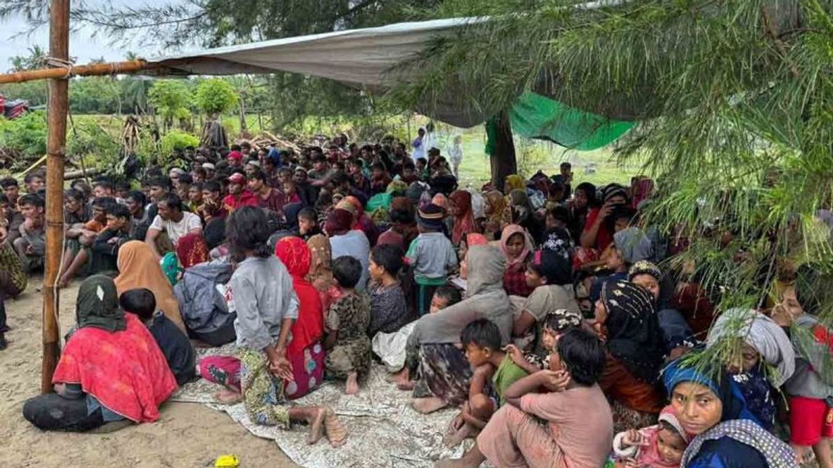 264 Rohingya Immigrants In East Aceh Relocated To Shelter