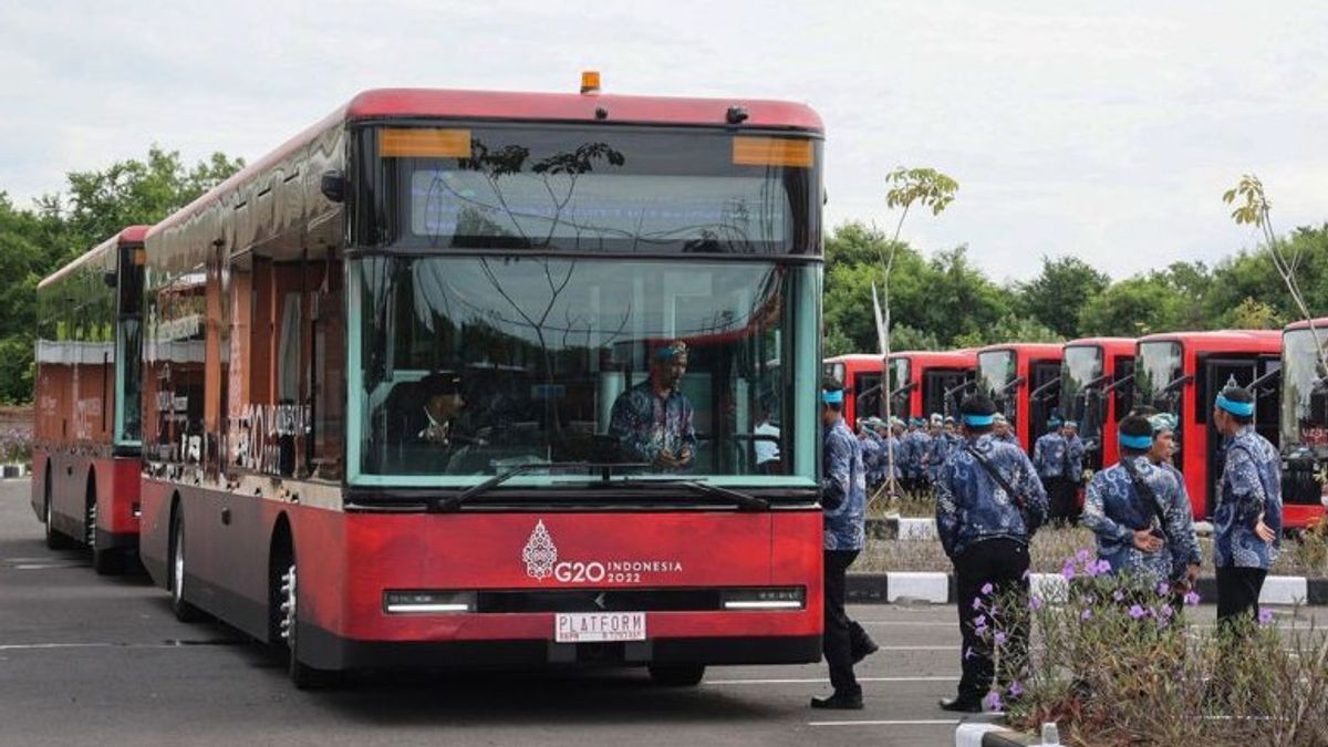 支持G20峰会代表团在巴厘岛的流动通运输部确保电动公交车运行良好