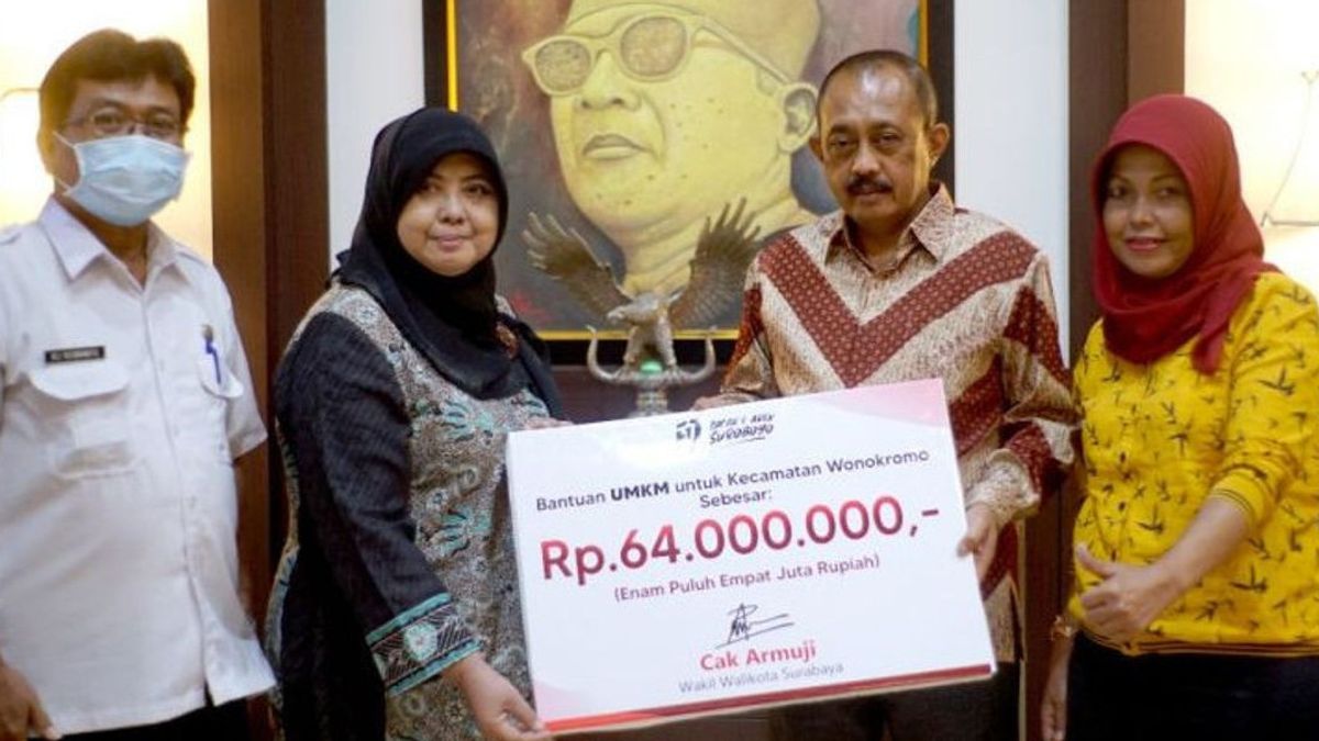 UMKM di Wonokromo Dapat Stimulus dari Wakil Wali Kota Surabaya, Per Orang Rp500 Ribu