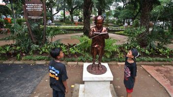 Patung Masa Kecil Gus Dur Diresmikan oleh Gubernur Ahok dalam Sejarah Hari Ini, 25 April 2015