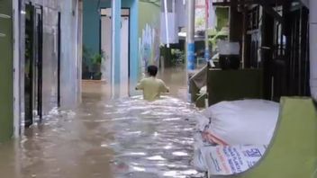 Pagi Ini Banjir Rendam 28 RT di Jakarta, Kelurahan Cililitan Ketinggian Air Mencapai 1,2 Meter