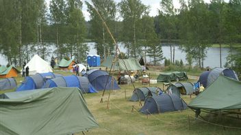 湖沿いの3つのキャンプ場、休日の週末を過ごすのに適しています