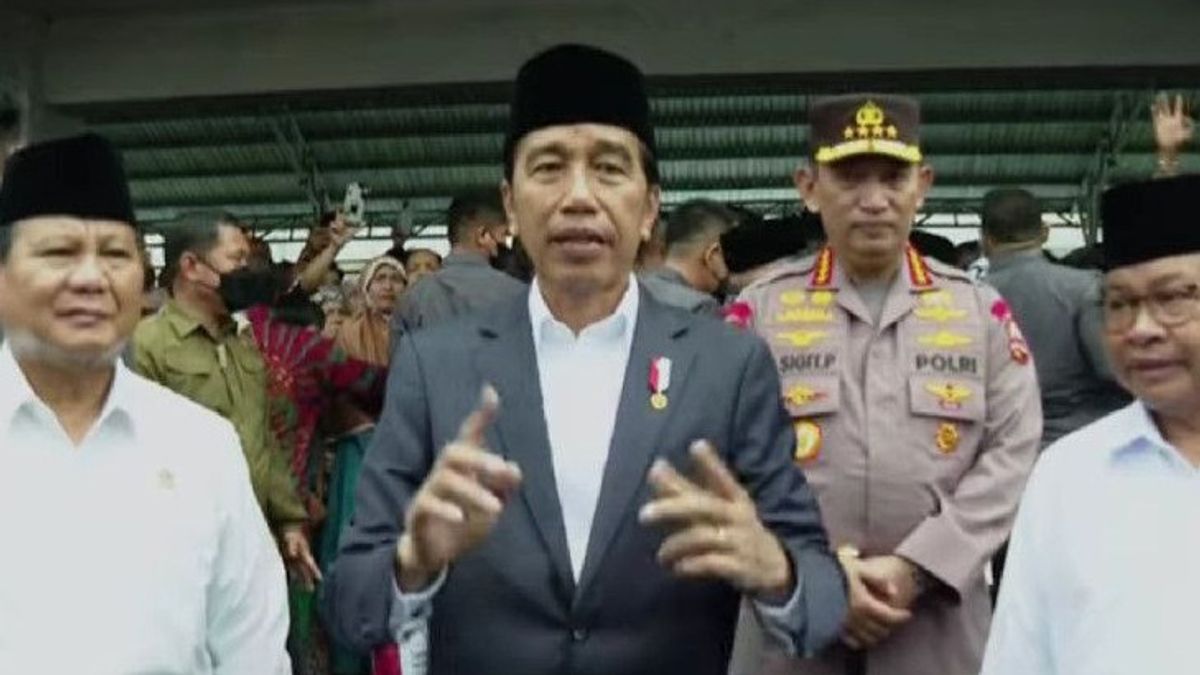 Bareng Prabowo Cek Harga di Pasar Tabalong Kalsel, Jokowi: Harga Cabai dan Bawang Baik Jelang Ramadan 